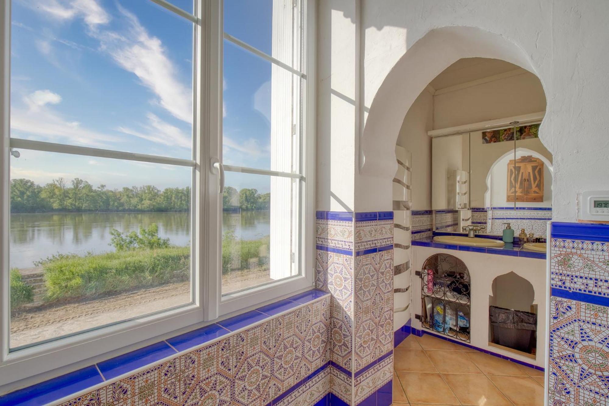 Jacuzzi Et Vue Sur Loire - Maison D'Hotes L'Odyssee La Chapelle-sur-Loire 外观 照片